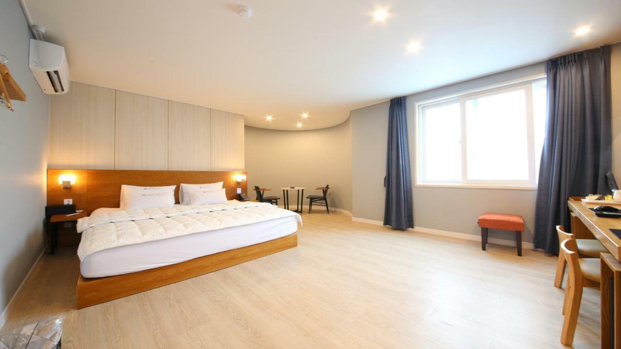 Hotel Palace Πόχανγκ Εξωτερικό φωτογραφία