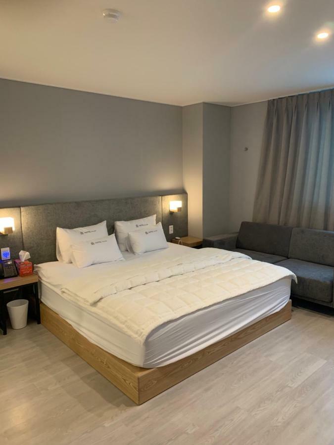Hotel Palace Πόχανγκ Εξωτερικό φωτογραφία