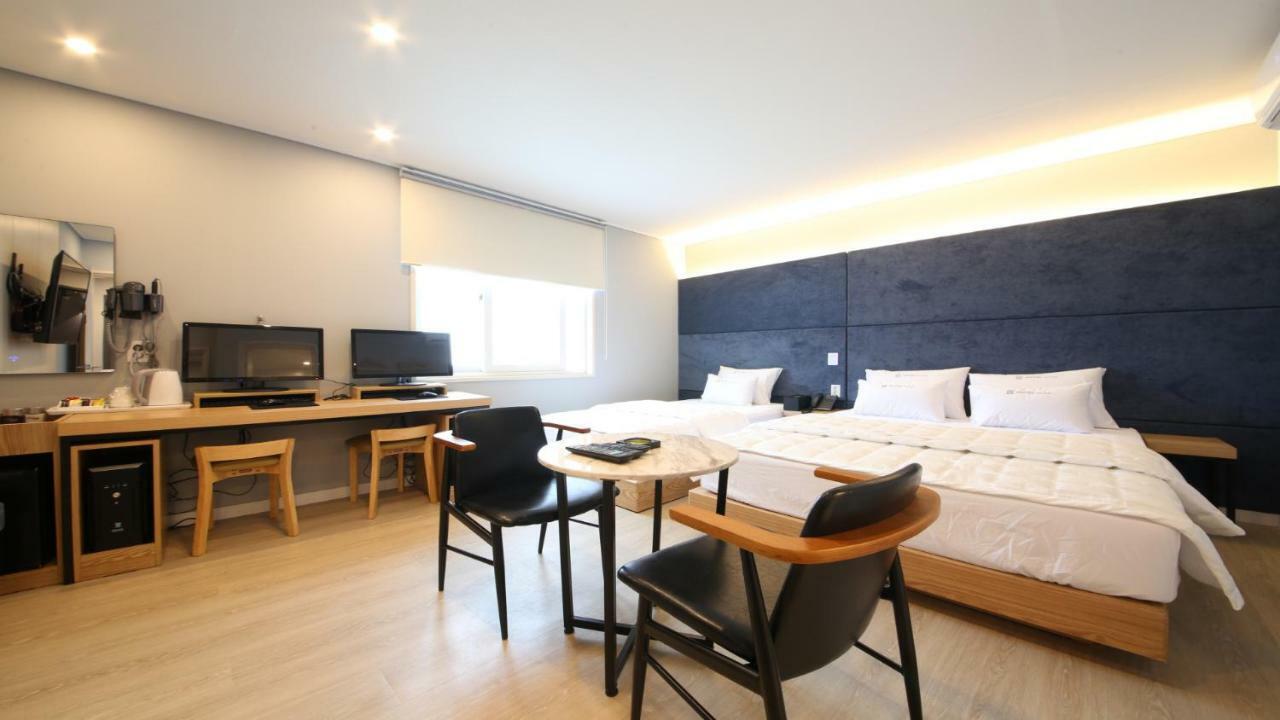 Hotel Palace Πόχανγκ Εξωτερικό φωτογραφία
